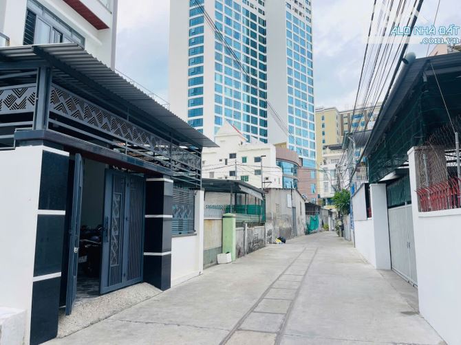 💥Bán căn khách sạn mini cách biển 150m giá chỉ 6,5 tỷ 👉🏿 Diện tích 106m2 ( ngang 6m nở