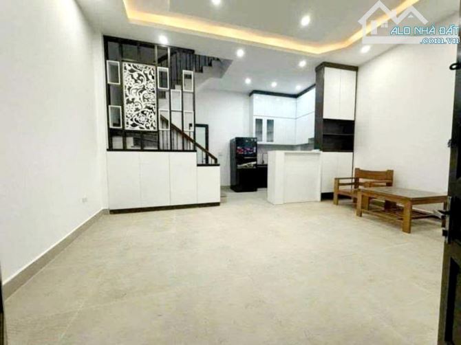 BÁN NHÀ KIM MÃ-32m² × 5T, mt 5m, Ngõ nông, ở ngay — 6.2 tỷ — SỔ ĐỎ CHÍNH CHỦ