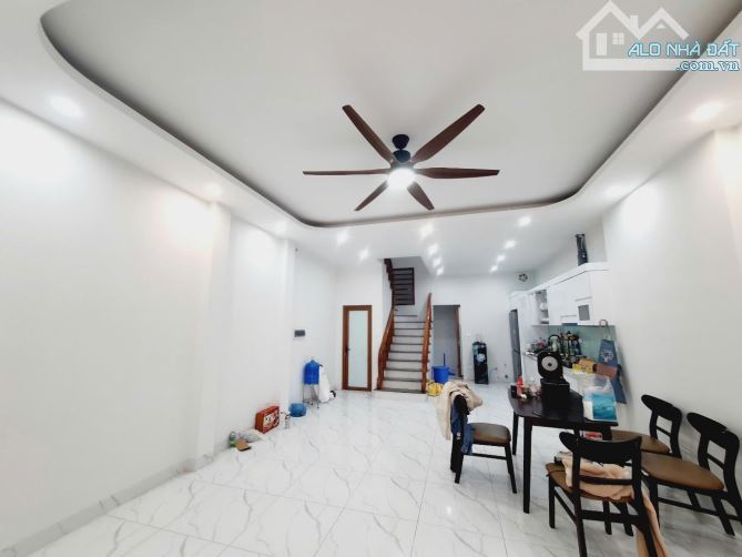 Bán Gấp Nhà 4 Tầng Kim Chung, ( Thiên Lộc) Nhỉnh 5 Tỷ.