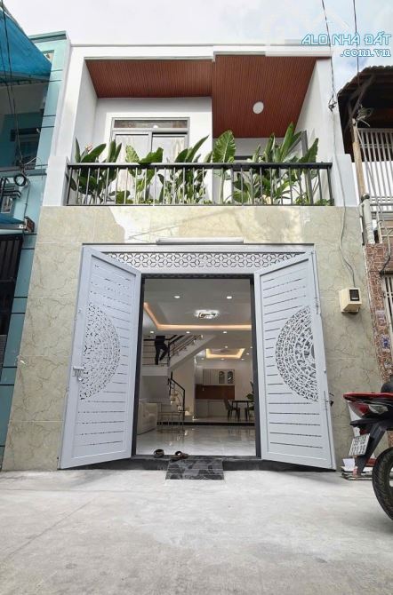 Nhà mới, hẻm ô tô 6m, đối diện Chung cư Sơn Kỳ, 5.1 tỷ