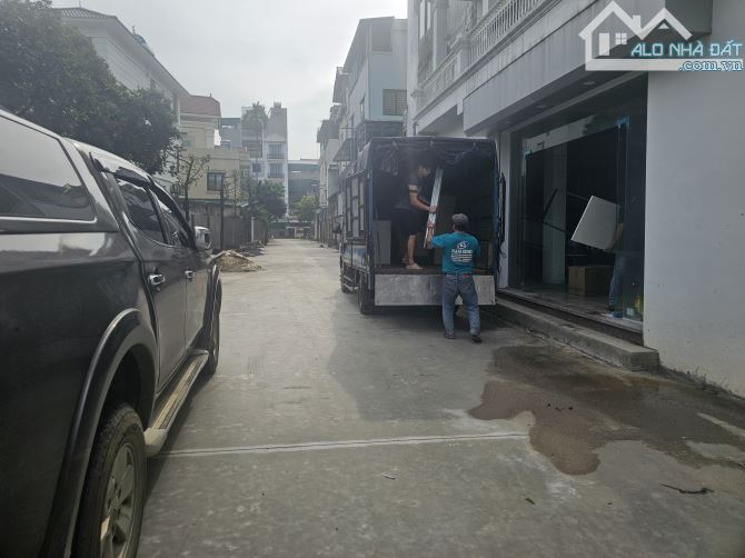 Bán lô đất DV Vạn Phúc Hà Đông. Phân lô ô tô vỉa hè thênh thang, kinh doanh tốt giá 15.8 t