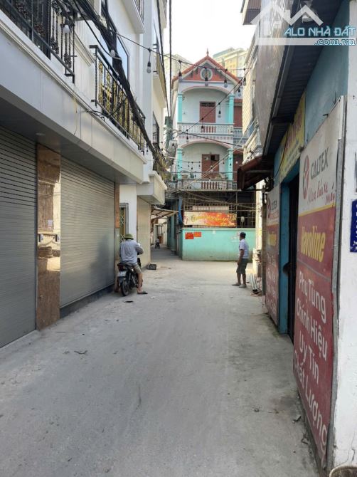 BÁN NHÀ 4 TẦNG LÔ GÓC Ô TÔ ĐỖ CỬA MẬU LƯƠNG. DT: 30m. Gía chưa đến 6 tỷ