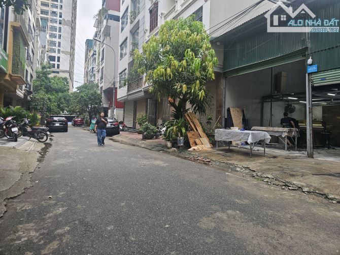 Bán đất tặng nhà Vạn Phúc Hà Đông. Phân lô ô tô gần kinh doanh tốt 92.9m giá 15.6 tỷ