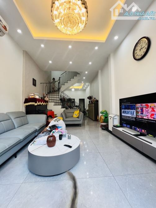 Lạc Long Quân, Tây Hồ 🔥Nhà dân xây cực thoáng, ô tô 7 chỗ qua 🔥58m sổ đỏ 🔥Nhỉnh 15 tỷ