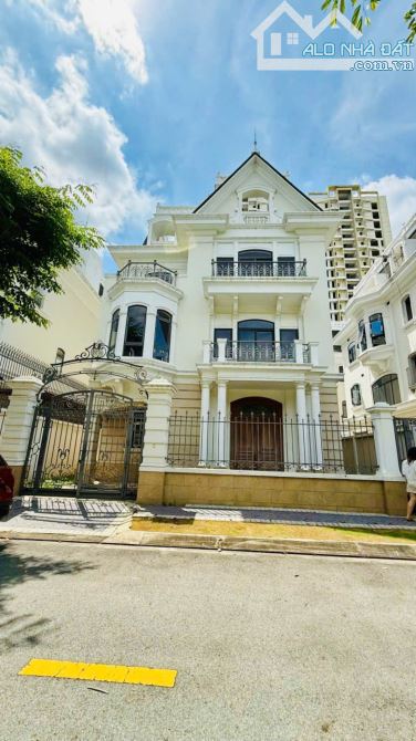 BÁN GẤP BIỆT THỰ VITORIA VILLAGE 15X20 VIEW CÔNG VIÊN TRƯỚC NHÀ KHU CHỈ 16 CĂN B.THỰ 62 TỶ