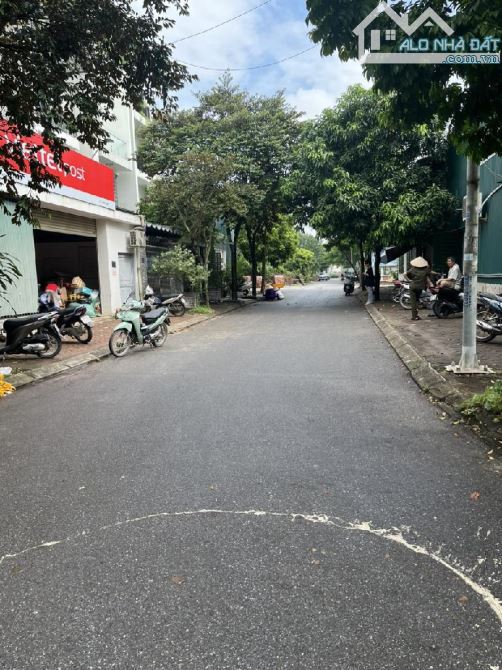 BÁN ĐẤT TRÂU QUỲ – KINH DOANH – TẶNG NHÀ 4 TẦNG THANG MÁY DÂN XÂY KIÊN CỐ – 31HA PHÂN LÔ O