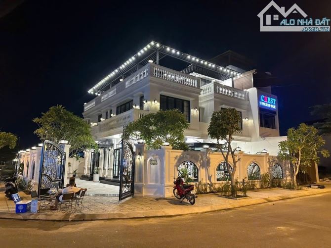 BTgóc siêu hoa hậu Mới Sịn xò 330m2 mặt 17m hướng ĐN TN KĐT Mỹ Gia giá 25 tỷ