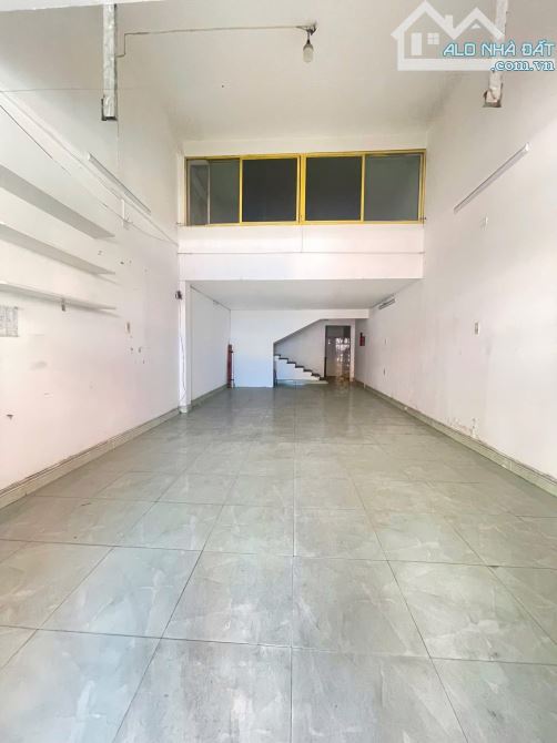🔥 NHÀ 2.5 TẦNG MẶT TIỀN ĐƯỜNG LÊ ĐỘ  ✅ Dt 61m2 ngang 4.25m