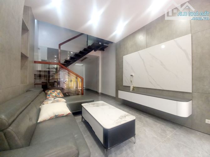 BÁN NHÀ ĐẸP VĂN TRÌ – MINH KHAI, BẮC TỪ LIÊM – 38M², 5 TẦNG, GIÁ 6.9 TỶ