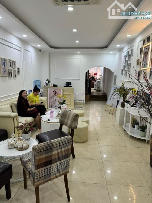 MẶT PHỐ NGUYỄN VĂN LỘC MỘ LAO 5T KINH DOANH NHỈNH 15TY ĐỂ SỞ HỮU