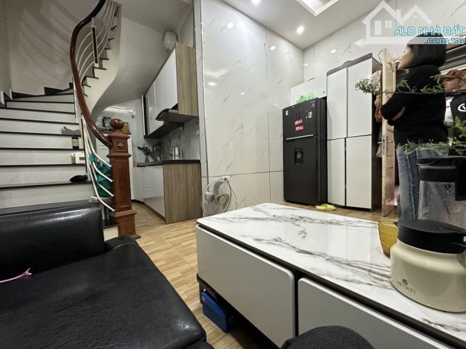 🏡 PHỐ CÁT LINH – 22M², 5 TẦNG, 3 NGỦ – 6,3 TỶ