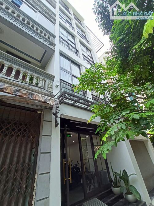 Toà chung cư mini quận Cầu Giấy 80 m2 xây 7 tầng thang máy 19 phòng dòng tiền 120 triệu
