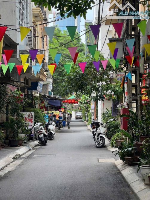 💥NHÀ ĐẸP PHÂN LÔ - Ô TÔ ĐỖ CỬA - DÂN XÂY CHẮC CHẮN - NGÕ THÔNG RỘNG THOÁNG - DT 46 M - 5T