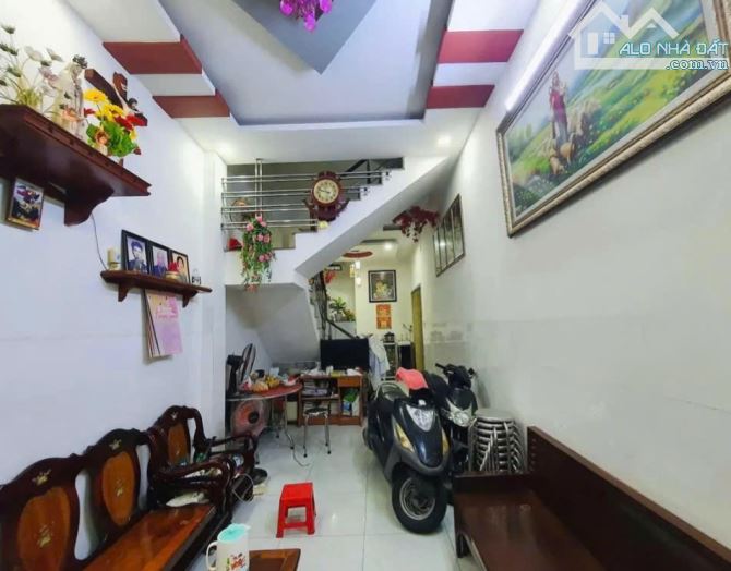 Bán nhà 3 tầng 4x28m có 8 phòng trọ  250tr/năm – Trịnh Đình Trọng, Phú Trung, Tân Phú,