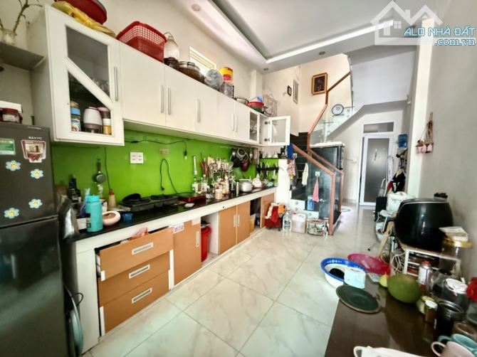 ♣ Nhà Góc Kiệt Ô tô Thẳng 50m ra MT Núi Thành, 76m2, 3 mê, 4.x tỷ