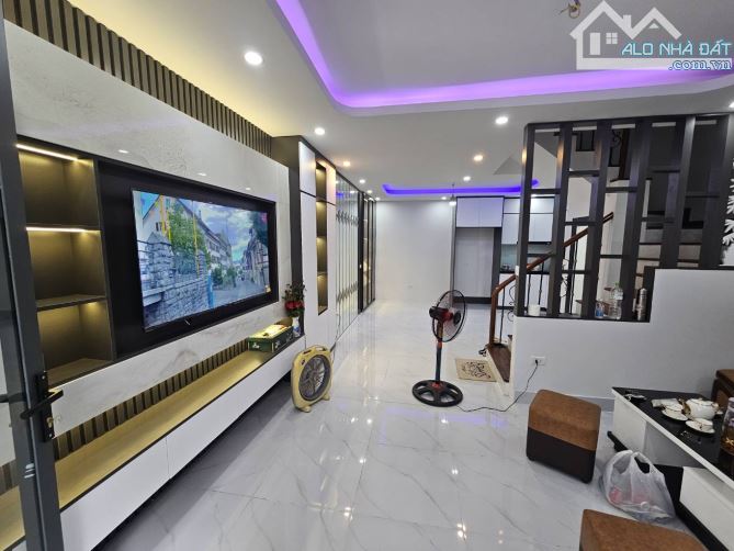 BÁN NHÀ THỔ QUAN – ĐỐNG ĐA – 51M² – 4 TẦNG – MT 4,6M – GIÁ CHỦ THIỆN CHÍ