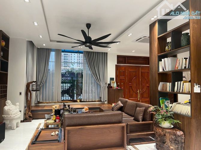 Bán biệt thự 3,5 tầng hoàn thiện đẹp đg triệu việt vương DT 150m, Hướng TB, Giá 28 tỷ