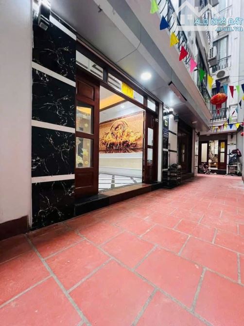 Bán nhà phố Trần Thái Tông, 30m2, 5 tầng, MT 5m, 20m ra ô tô, chỉ 7,5 tỷ (cực hiếm)