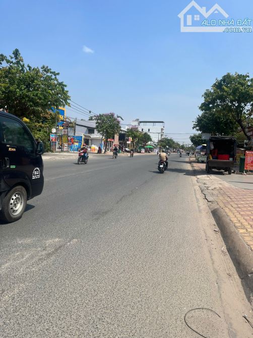 BÁN NHÀ MẶT TIỀN ĐƯỜNG LÊ DUẨN - LONG THÀNH. NGANG 9X66M.