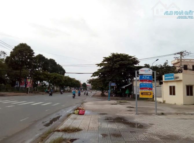 BÁN NHÀ MẶT TIỀN ĐƯỜNG LÊ DUẨN - LONG THÀNH. NGANG 9X66M.