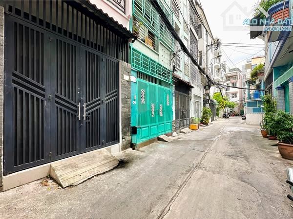 HẺM XE HƠI 7 CHỖ - PHAN XÍCH LONG - PHÚ NHUẬN - 3 CĂN RA MẶT TIỀN