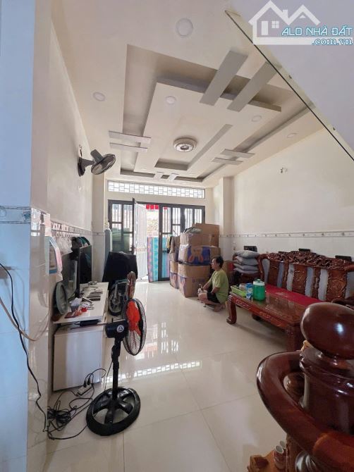 Nhà bình Tân còn mới đẹp vo ở ngay 45m2 do thật 1 Tấm ngay chợ bình Long