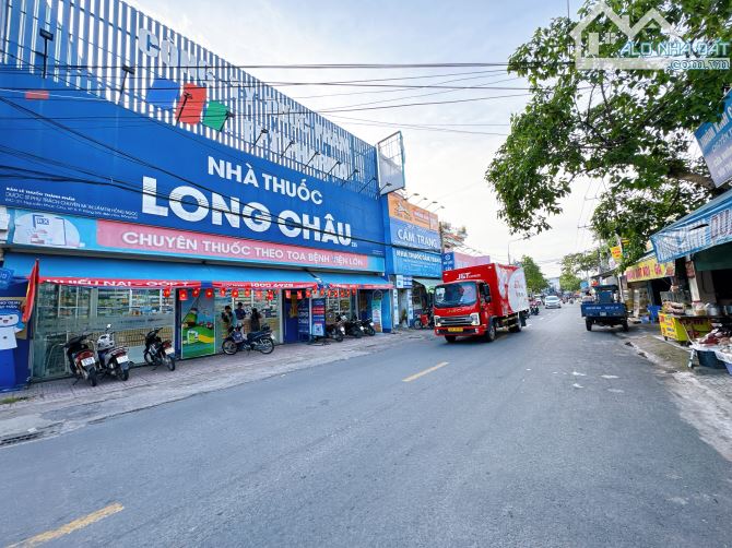 NP828 BÁN NHÀ GÓC 2 MĂT TIỀN CHỢ PHÚ THỌ BUÔN BÁN TẤP NẬP NGÀY VÀ ĐÊM