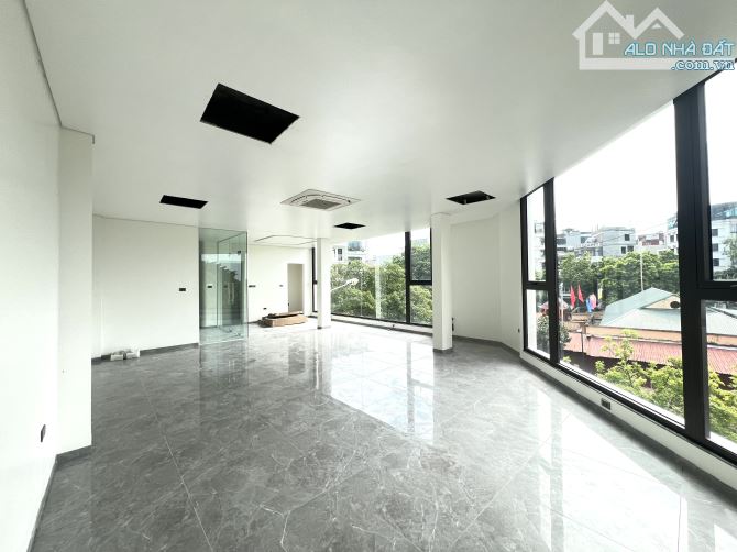 SIÊU PHẨM VIP LÔ GÓC - 8 TẦNG THANG MÁY THU NỬA TỶ/NĂM - FULL NỘI THẤT XỊN TẠI KIẾN HƯNG