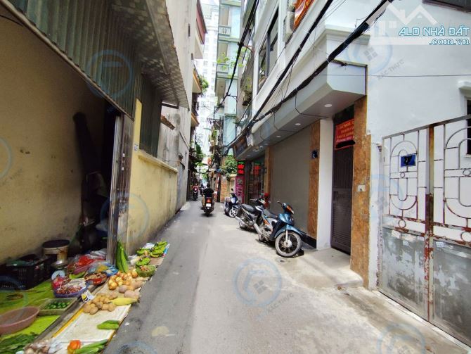 Nhà Trần Cung 70m2x7T, Lô góc 18.5 tỷ, Ô tô, cho thuê 90tr/th