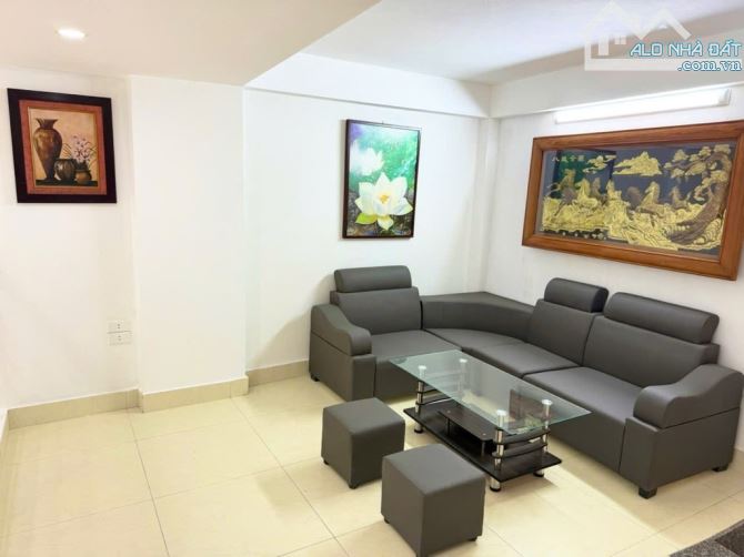 Bán nhà phố Gia Quất 32m2-mt4.3m- 4 tầng - 3 phòng ngủ- 5.1 tỷ,gần Chung cư Homeland