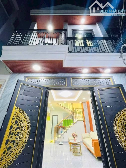 Nhỉnh 5 tỷ mua được nhà Gò Vấp gần CV Làng Hoa 50m2
