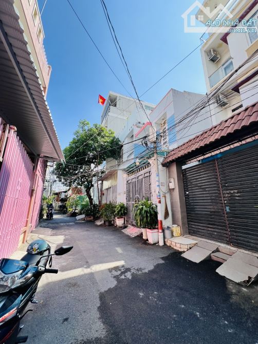 BÊN CẠNH PMH - CHÍNH CHỦ 1 ĐỜI - NGUYỄN THỊ THẬP NHỈNH 8T