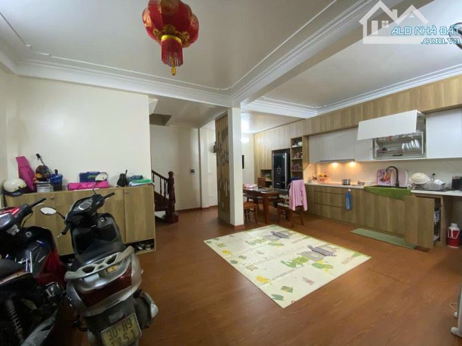 BÁN NHÀ PHỐ PHÙNG CHÍ KIÊN 45m 4 TẦNG MT 6.8m GIÁ 17.5 TỶ PHÂN LÔ QUÂN ĐỘI, KHU VIP CẦGIẤY