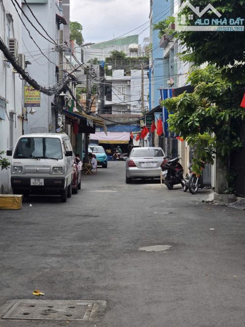 Bán nhà hẻm 6m Bùi Thế Mỹ, 3.5x15m, 4 tầng, giá 8.5 tỷ TL