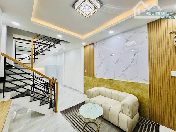 NHÀ ĐẸP BÙI ĐÌNH TÚY - 30M2 - 2 TẦNG - NHỈNH 4 TỶ - HẺM XE HƠI - BÌNH THẠNH .
