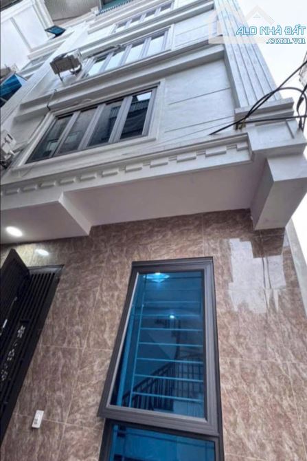Trung tâm chợ Văn Điển, Thanh Trì, Hà Nội 5.75 tỉ nhà 5 tầng 35m2