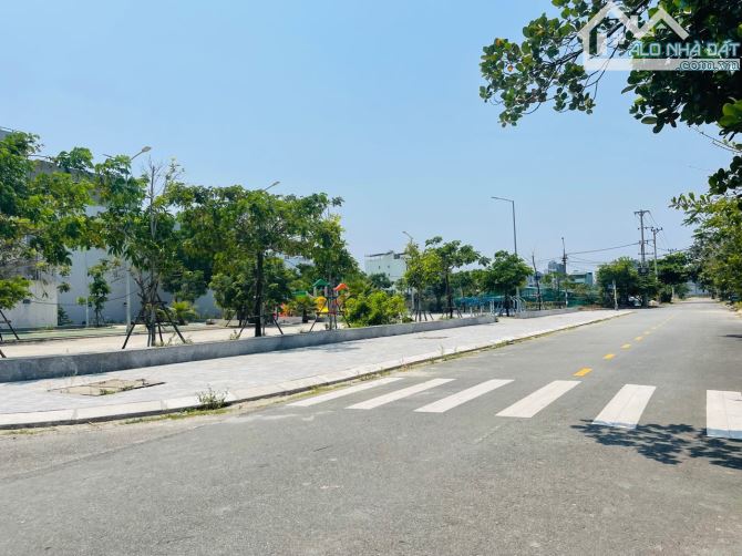 Cặp đất biển Nguyễn xiển 210 m hướng đông 1x tỷ chính chủ