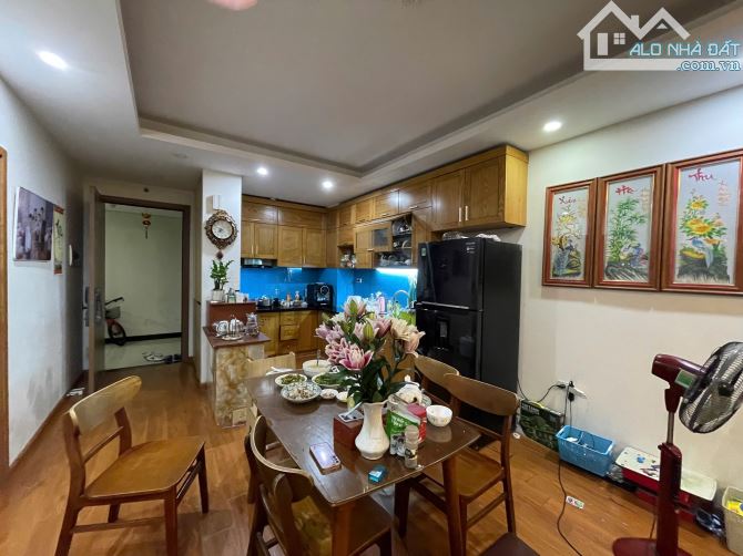 Chính chủ gửi bán CC Cowa tower - Hồ Tùng Mậu - lô góc - 83m2 - 3 ngủ - 2 Vs - 4,5 tỷ.