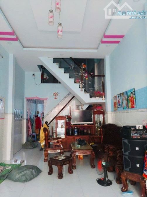 Nhà phạm đăng giảng- ngay lê trọng tấn- giáp tân phú -4x18-2 tầng- HXH - shr-rẻ hơn giá NN