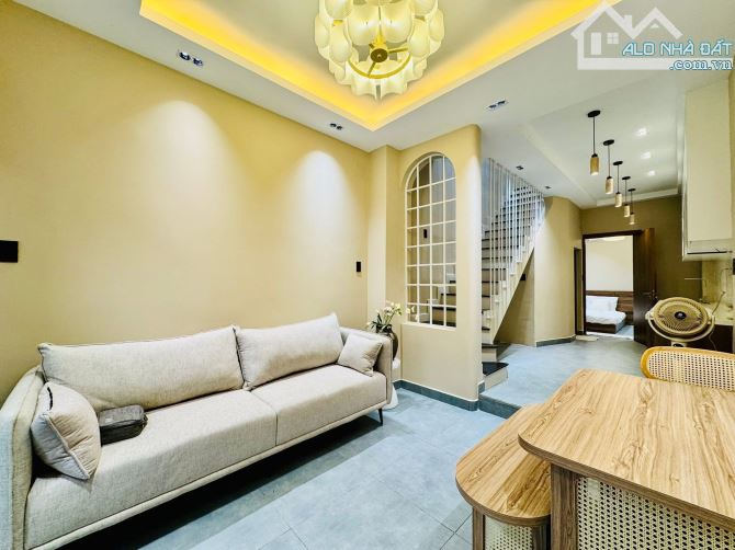 Bán Nhà Bình Thạnh - Hẻm Xe Hơi Thông - Nhà Đẹp 2 Tầng - 50m2 - Nở Hậu Nhẹ - Hơn 7 Tỷ xíu