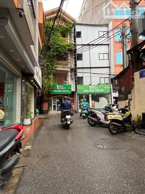 BÁN NHÀ PHÂN LÔ HOÀNG QUỐC VIỆT – VỈA HÈ, Ô TÔ TRÁNH – 41M², 4 TẦNG, GIÁ 15.6 TỶ