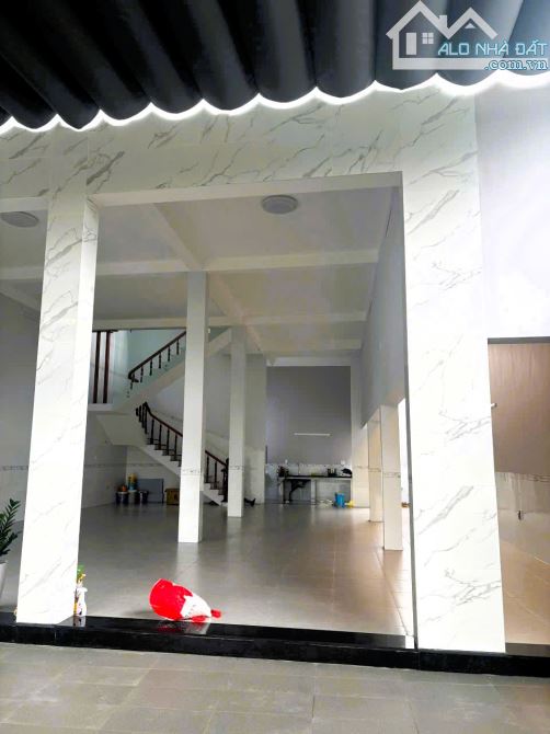 cho thuê nhà nguyên căn 450m2 mới xây gần Phạm Văn Đồng tiện kinh doanh
