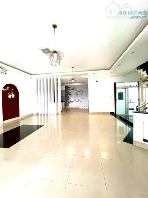 VIP- BIỆT THỰ NGUYỄN GIA TRÍ - 14M X 14M- 2 TẦNG- PHƯỜNG 25, BÌNH THẠNH