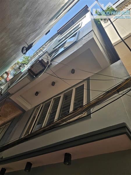 BÁN NHÀ 4 TẦNG PHỐ HÀO NAM, Ô TÔ CÁCH 50M, VỊ TRÍ CỰC ĐẸP. CHỈ NHỈNH 6 TỶ