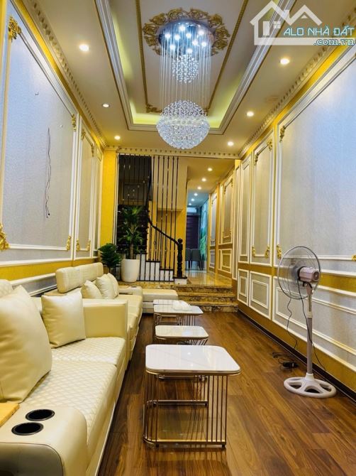 Bán nhà Ngoại Giao Đoàn, 42m- 5tầng, MT 6m, lô góc 2 thoáng, ô tô đỗ cửa, full nội thất