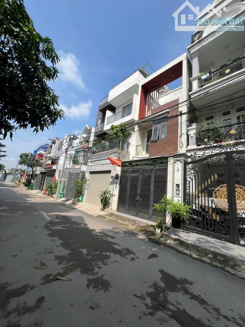 Nhà 3 tầng phân lô VIP Linh Đông – 81m²