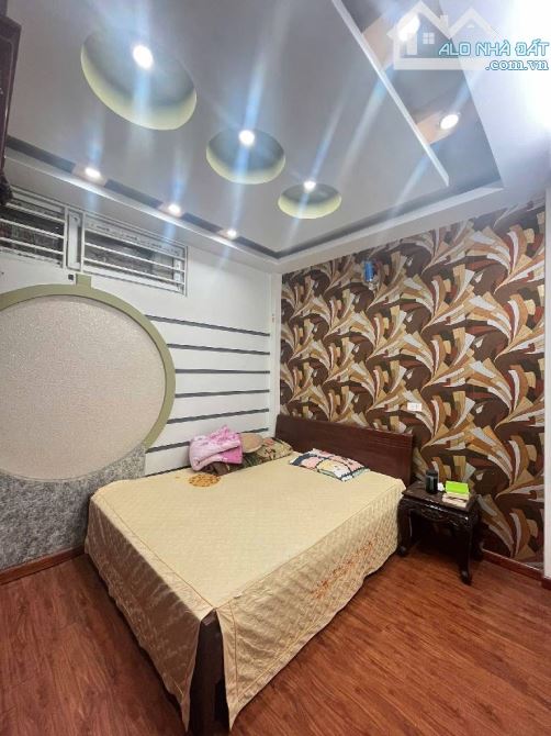 YÊN HOÀ 5 TẦNG 43 M2- 2 NHÀ RA PHỐ - DÂN XÂY ĐẸP CHẤT- HƠN 9 TỶ XÍU