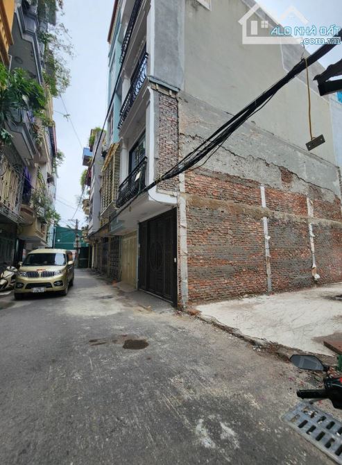 Bán Đất Đầu Phố Chiến Thắng Giữ Tiền Xây Nhà Đỉnh Ô Tô Tránh 45m2 13.9 Tỷ