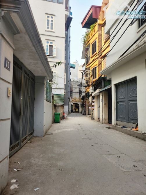 Bán Nhà Kim Giang Thanh Liệt Thanh Trì 40m2 5 Tầng Ngõ Nông Gần Phố Giá Tốt.
