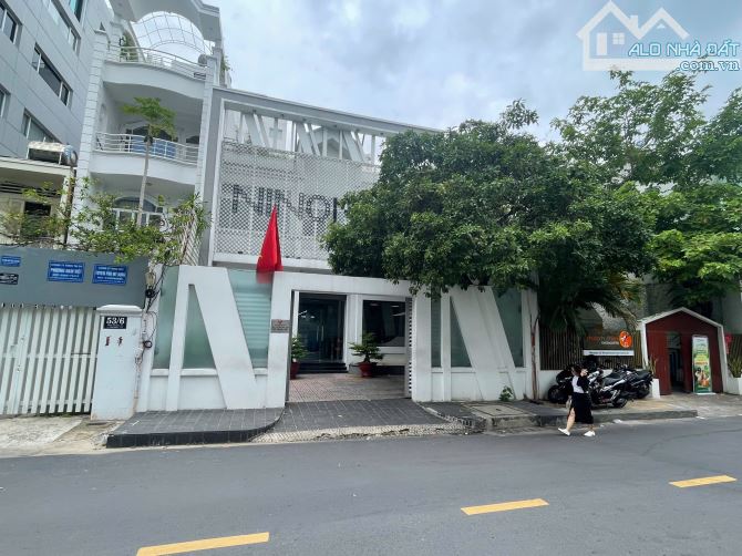Cho thuê Mặt tiền Trần Khánh Dư, Quận 1. DT 10x30m nhà 3 tầng